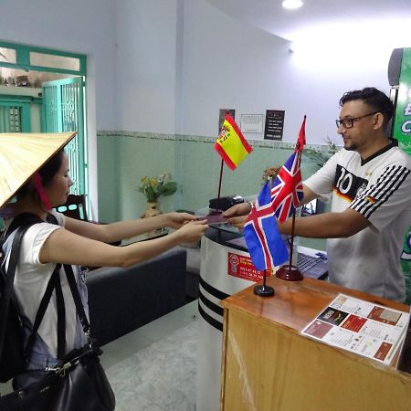Language Exchange Hostel 2 Ho Chi Minh City Bagian luar foto