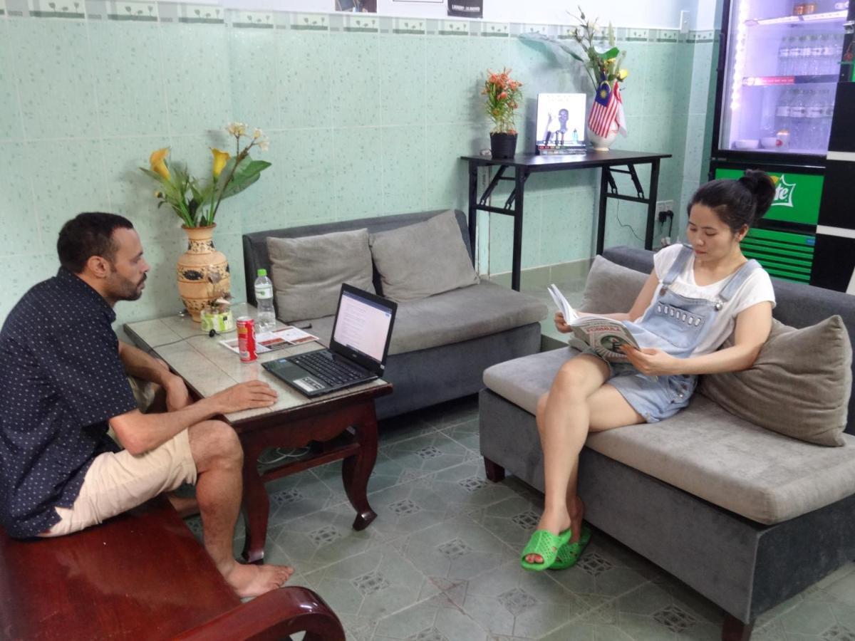 Language Exchange Hostel 2 Ho Chi Minh City Bagian luar foto