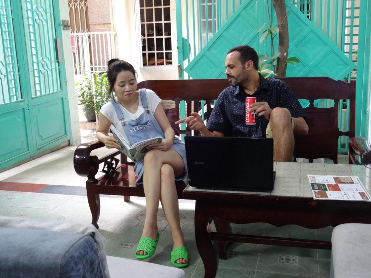 Language Exchange Hostel 2 Ho Chi Minh City Bagian luar foto