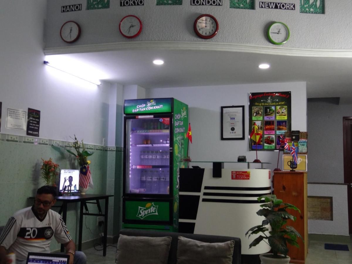 Language Exchange Hostel 2 Ho Chi Minh City Bagian luar foto