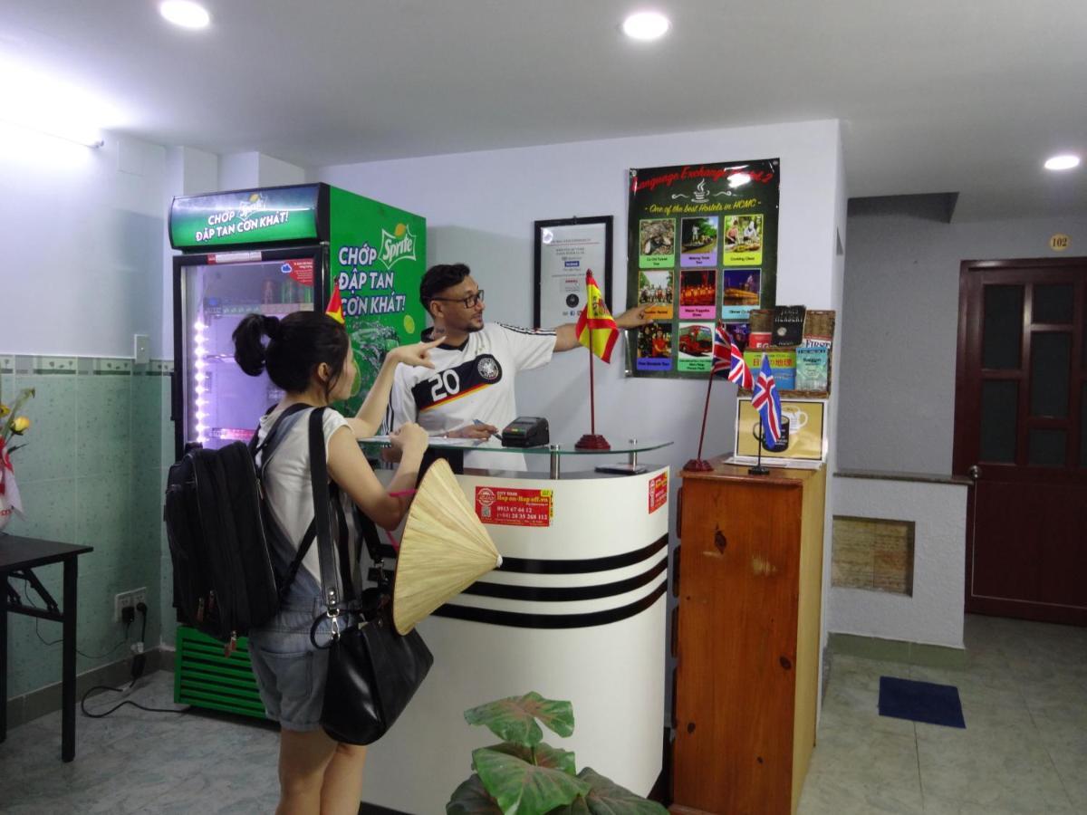 Language Exchange Hostel 2 Ho Chi Minh City Bagian luar foto